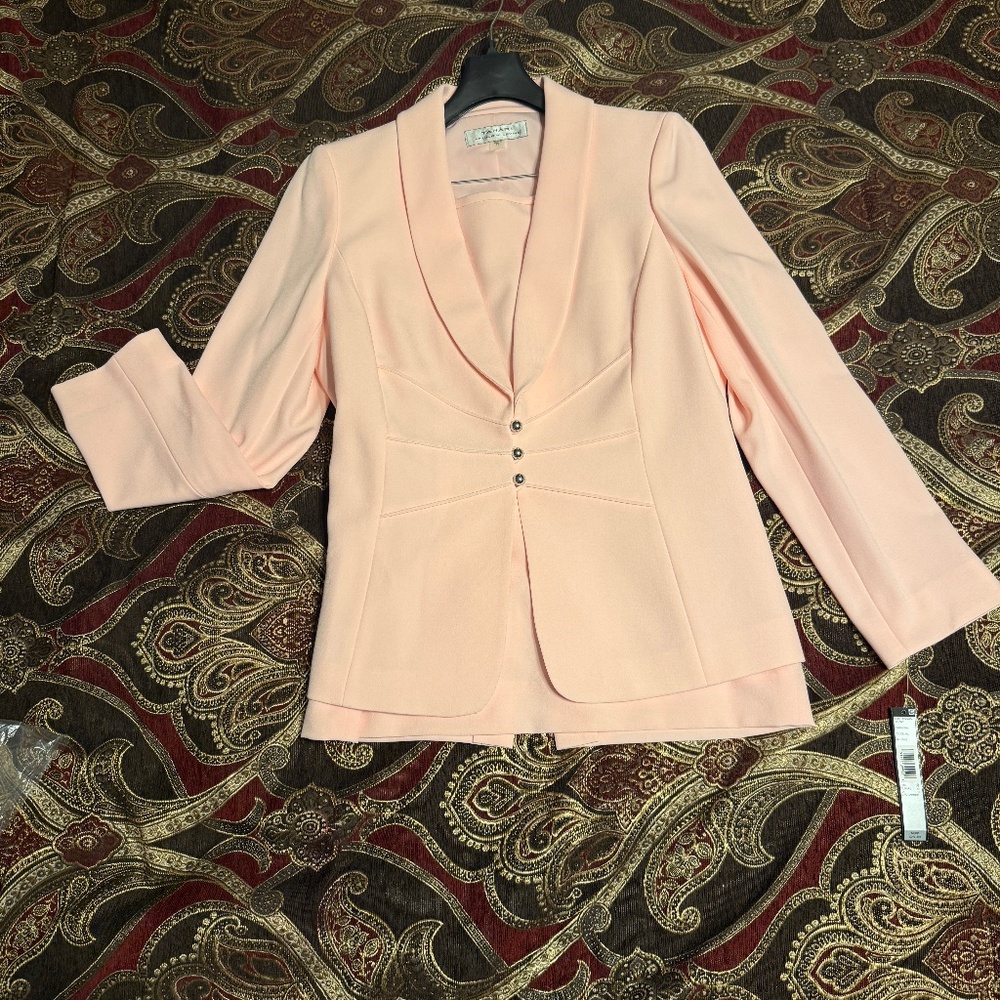 Tahari ASL Amazing Skirt Suit Size 10 (NEW) Cameo Pink
